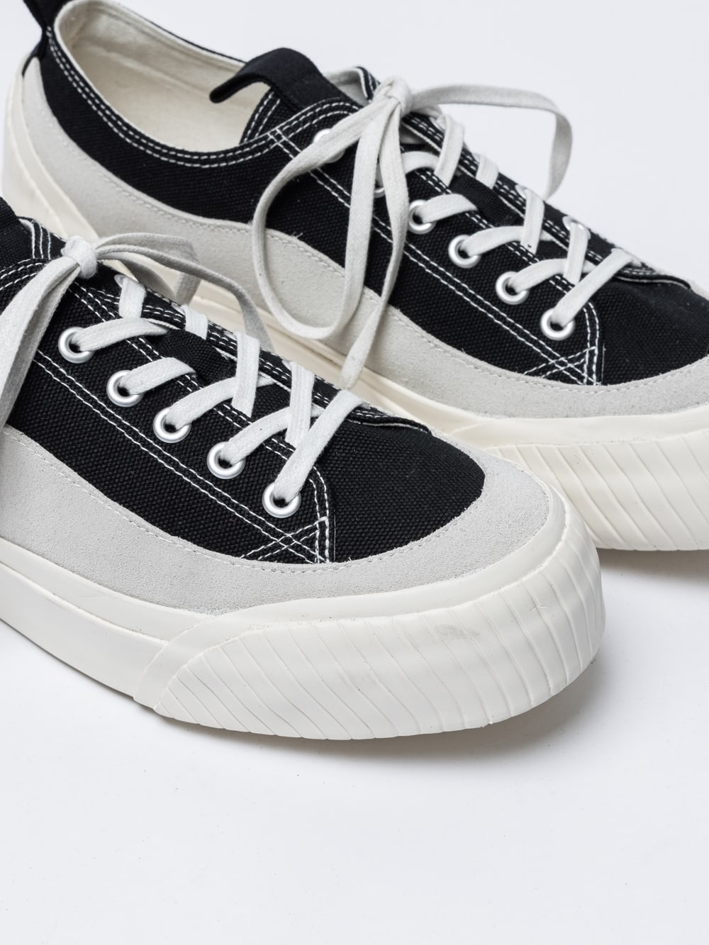 ローカットスニーカー  Black