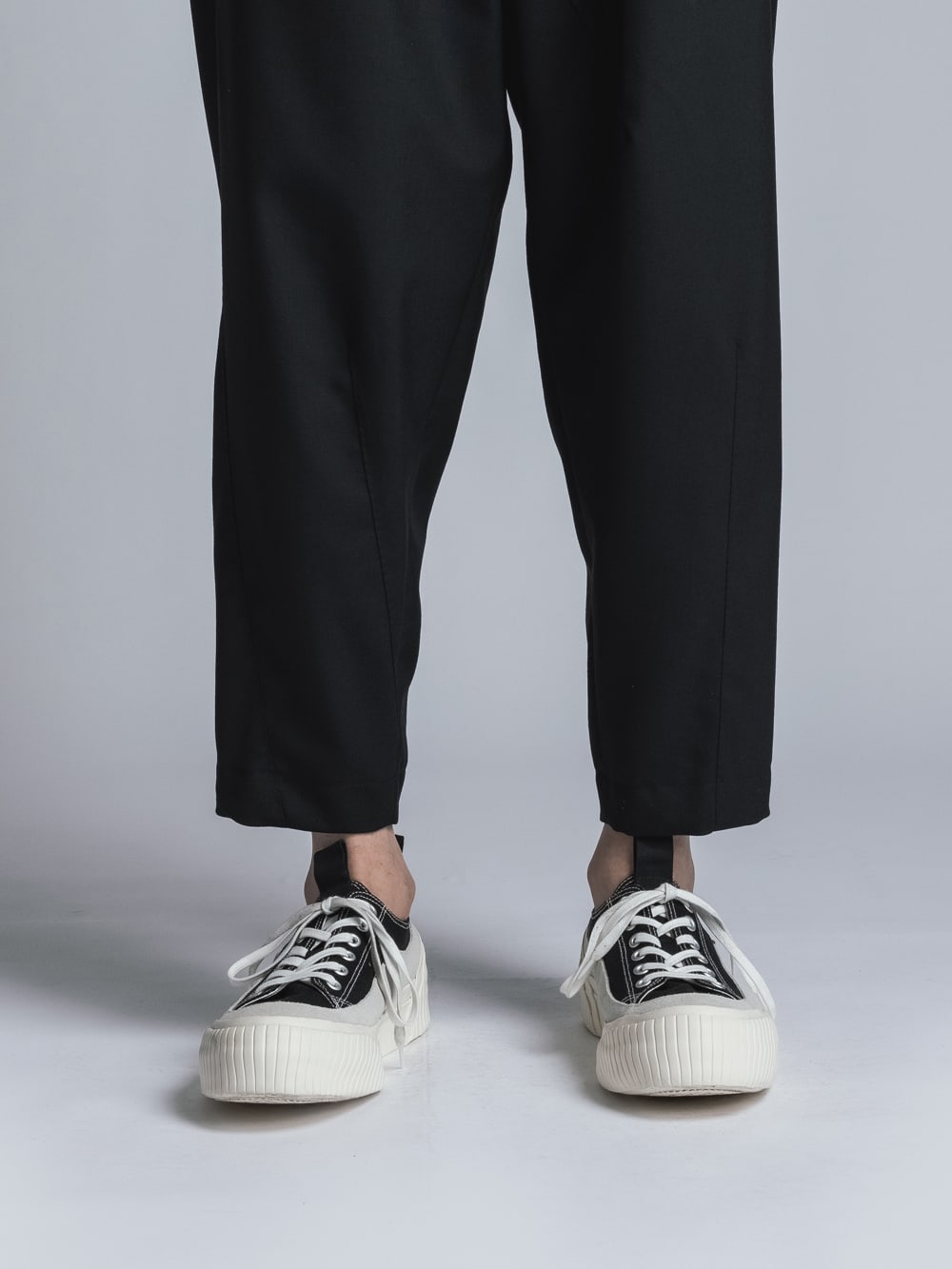 ローカットスニーカー  Black