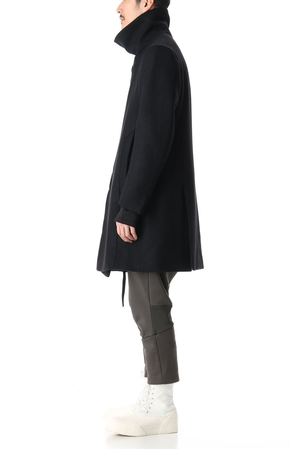 メルトン ハイネック コート