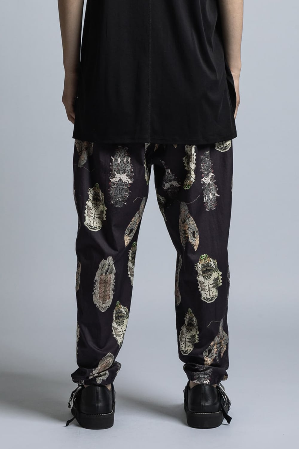 SUZUKO MOMOYAMA 'INSECTS' Print Hem String Pants