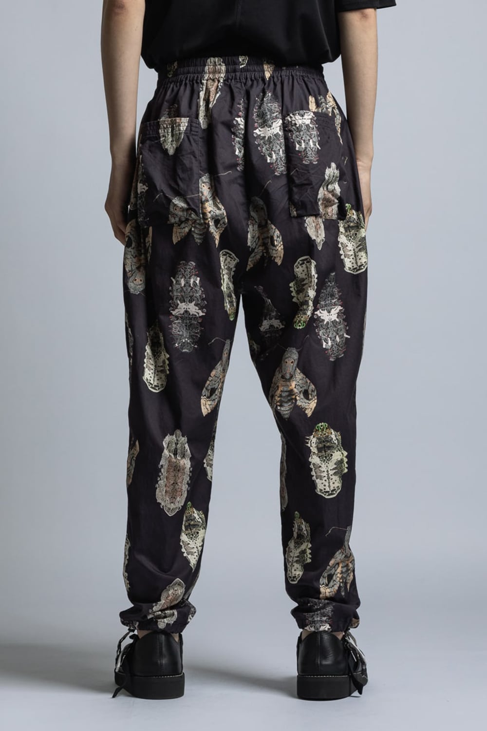 SUZUKO MOMOYAMA 'INSECTS' Print Hem String Pants