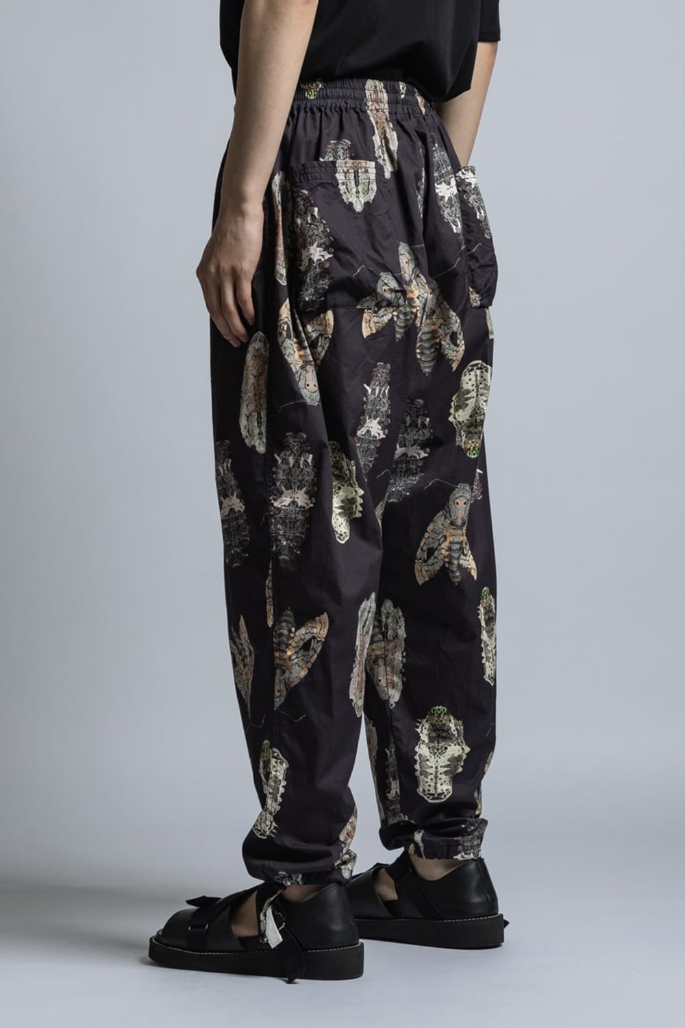 SUZUKO MOMOYAMA 'INSECTS' Print Hem String Pants