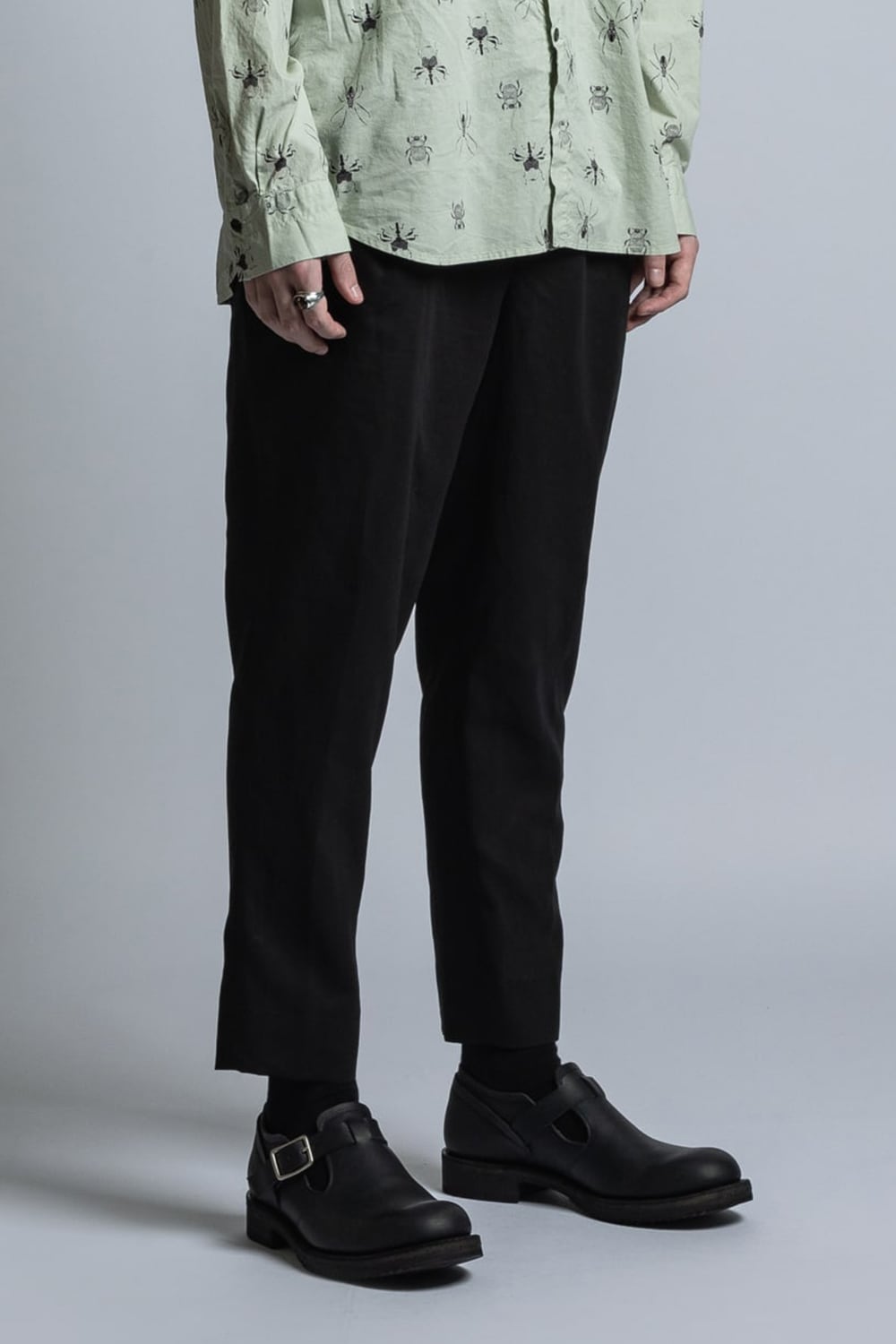 Strong-Twist Cotton Tapered Pants