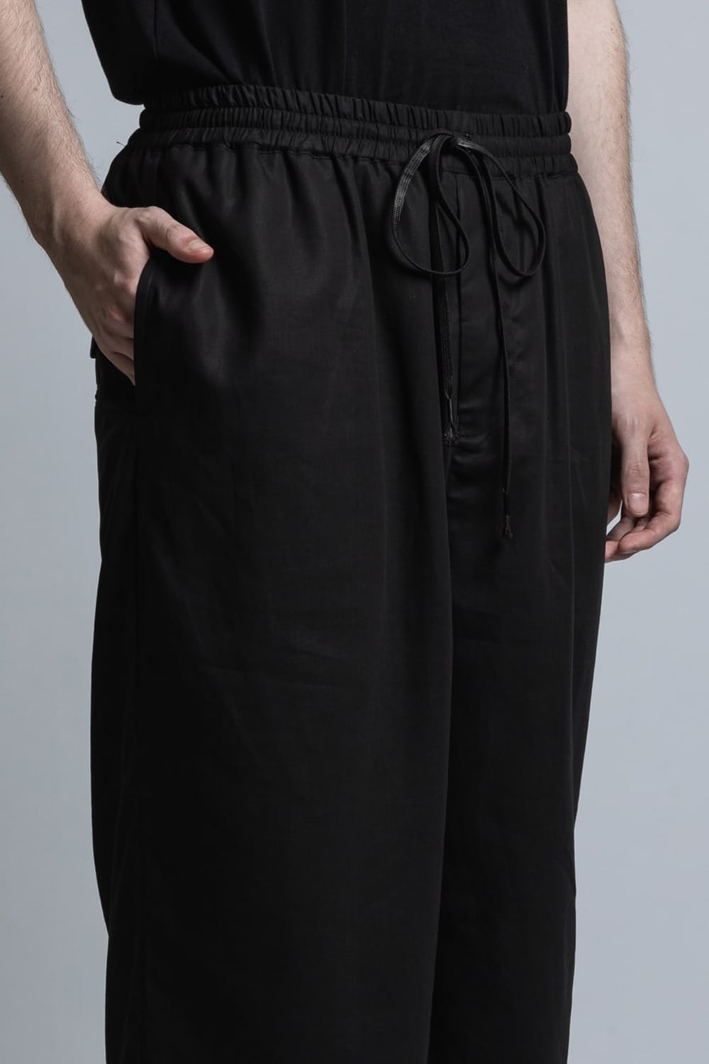 Strong-Twist Cotton Wide Cropped Pants