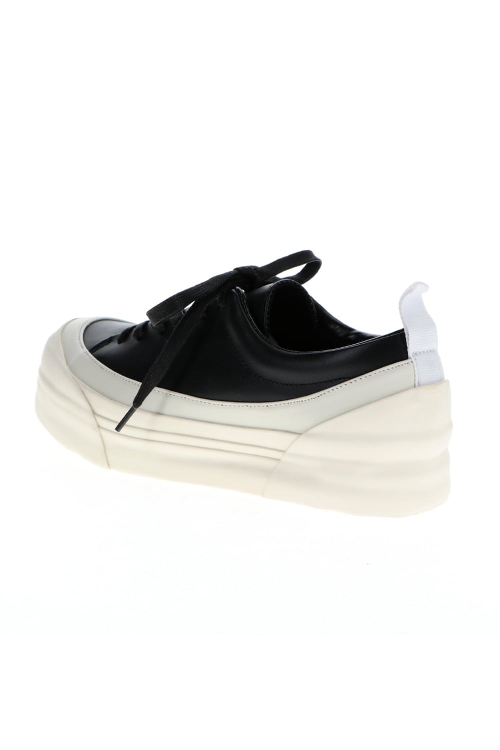 Low Cut Sneakers Black / White