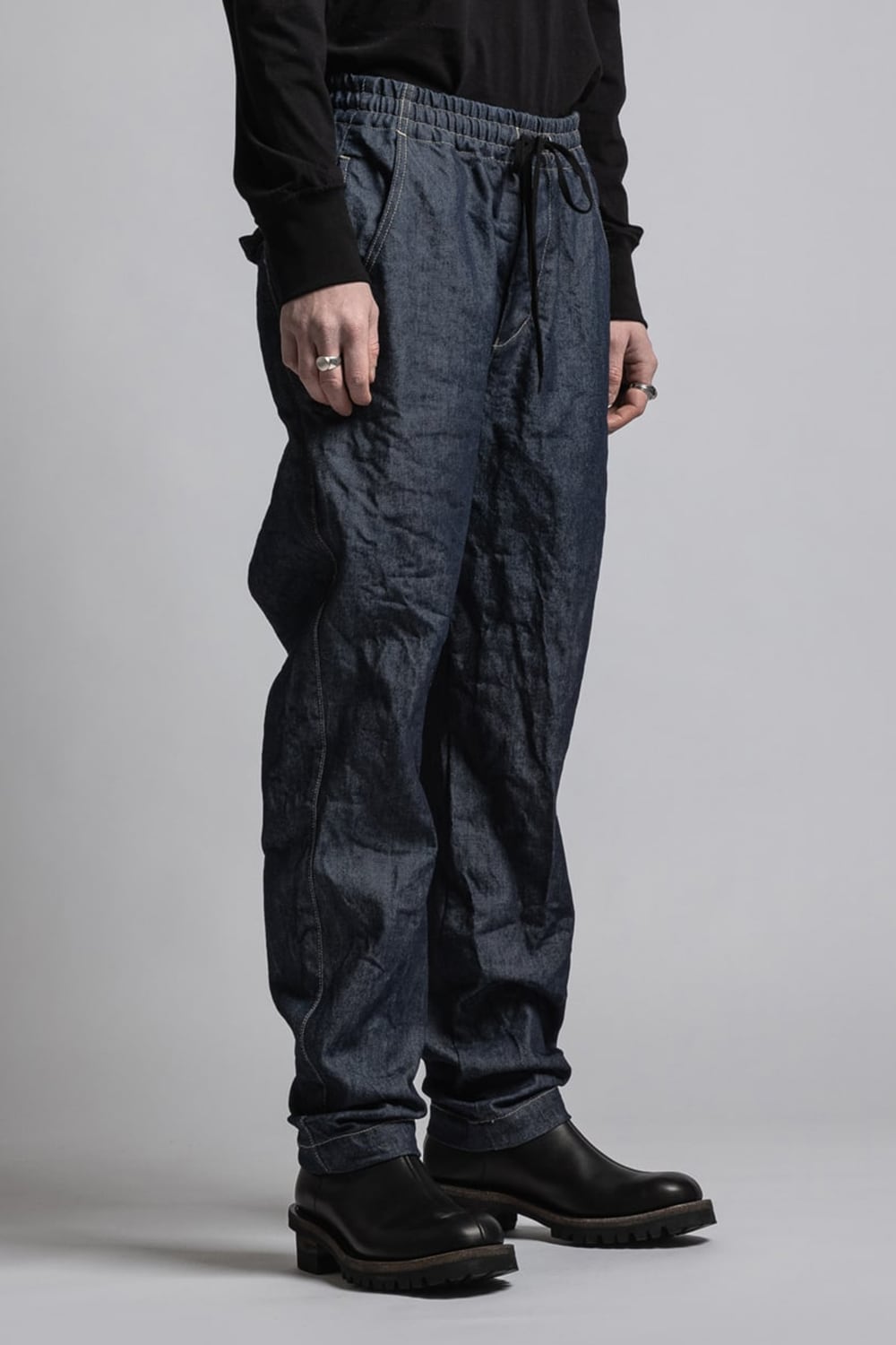 Strong twist Denim Tapered pants