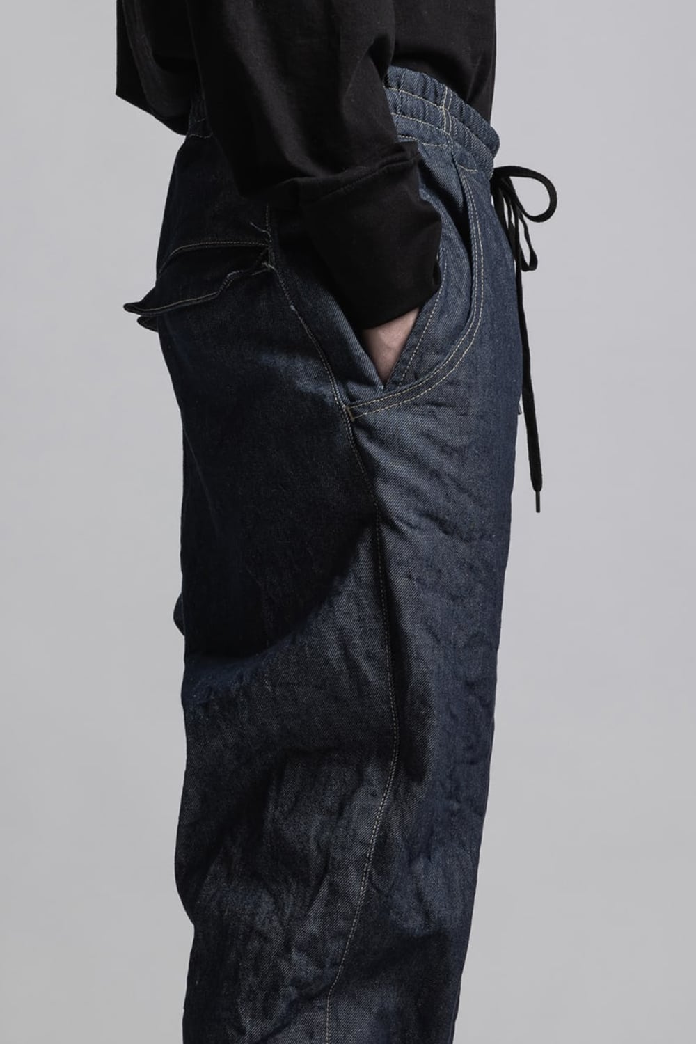 Strong twist Denim Tapered pants