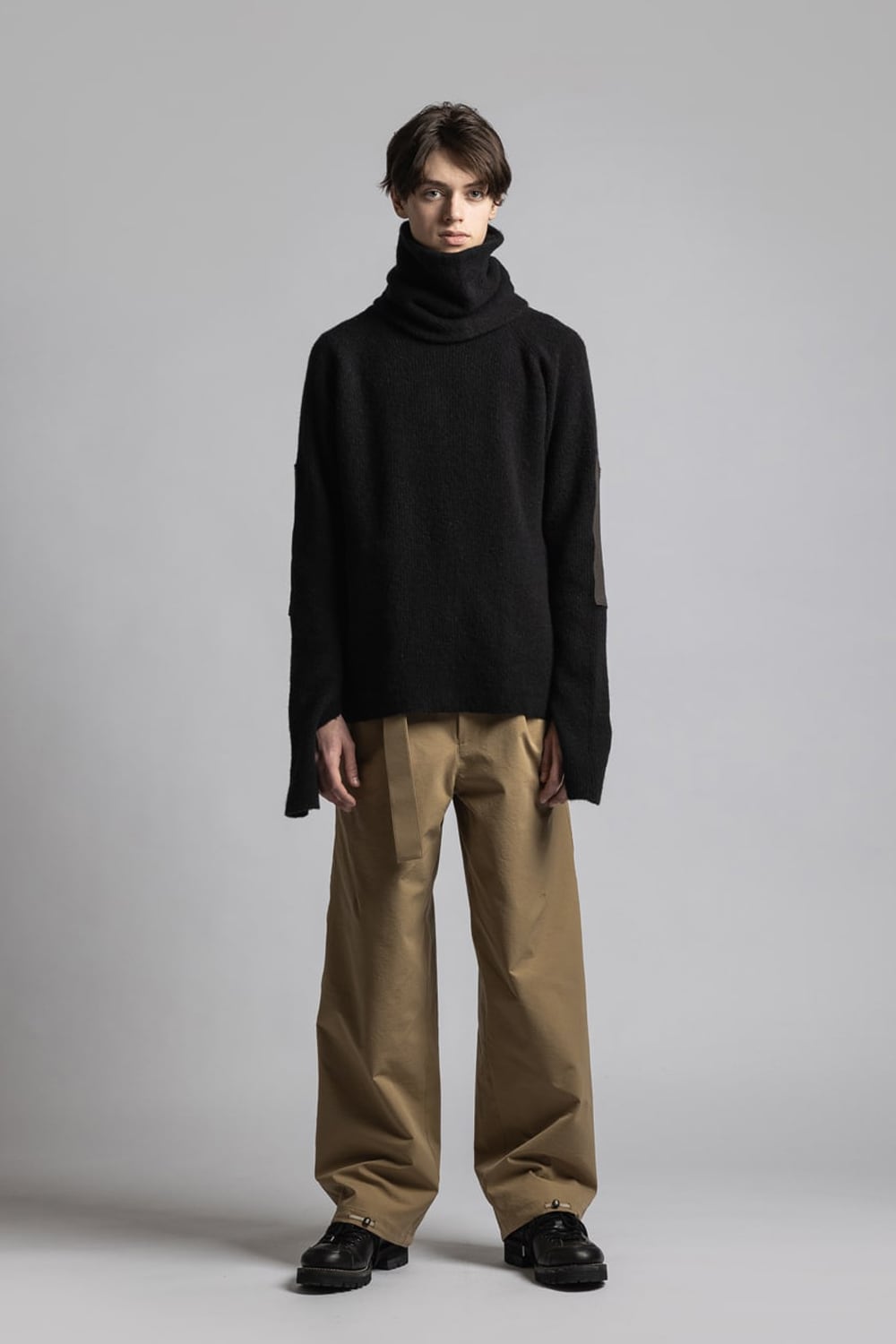 Knit Pullover with Neck Warmer Black