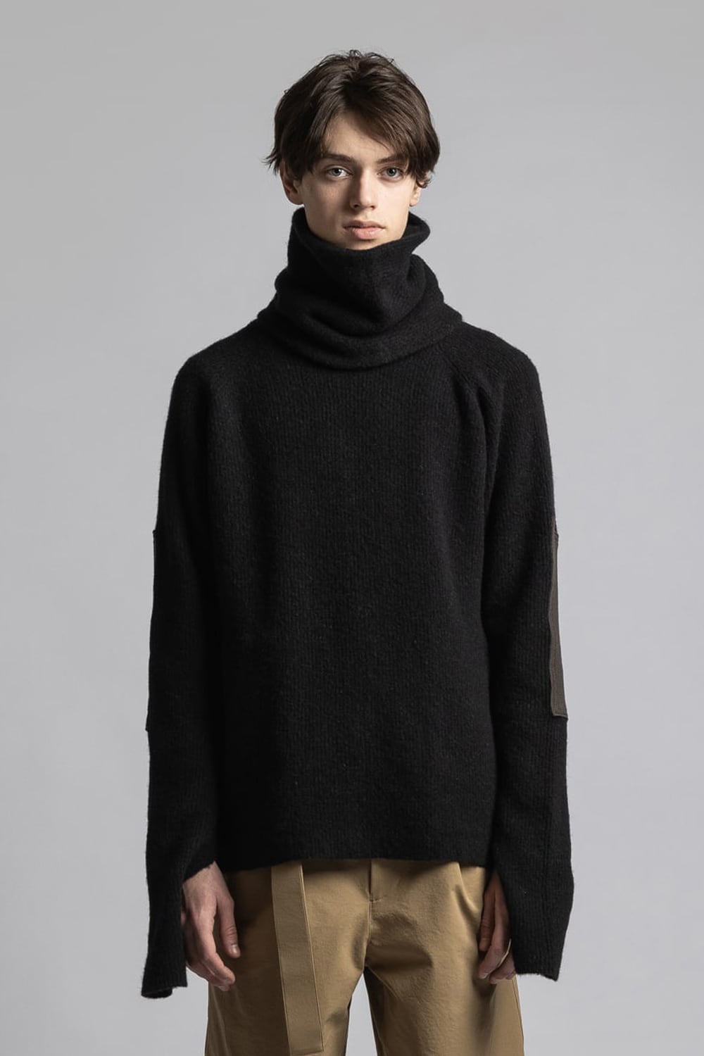 Knit Pullover with Neck Warmer Black