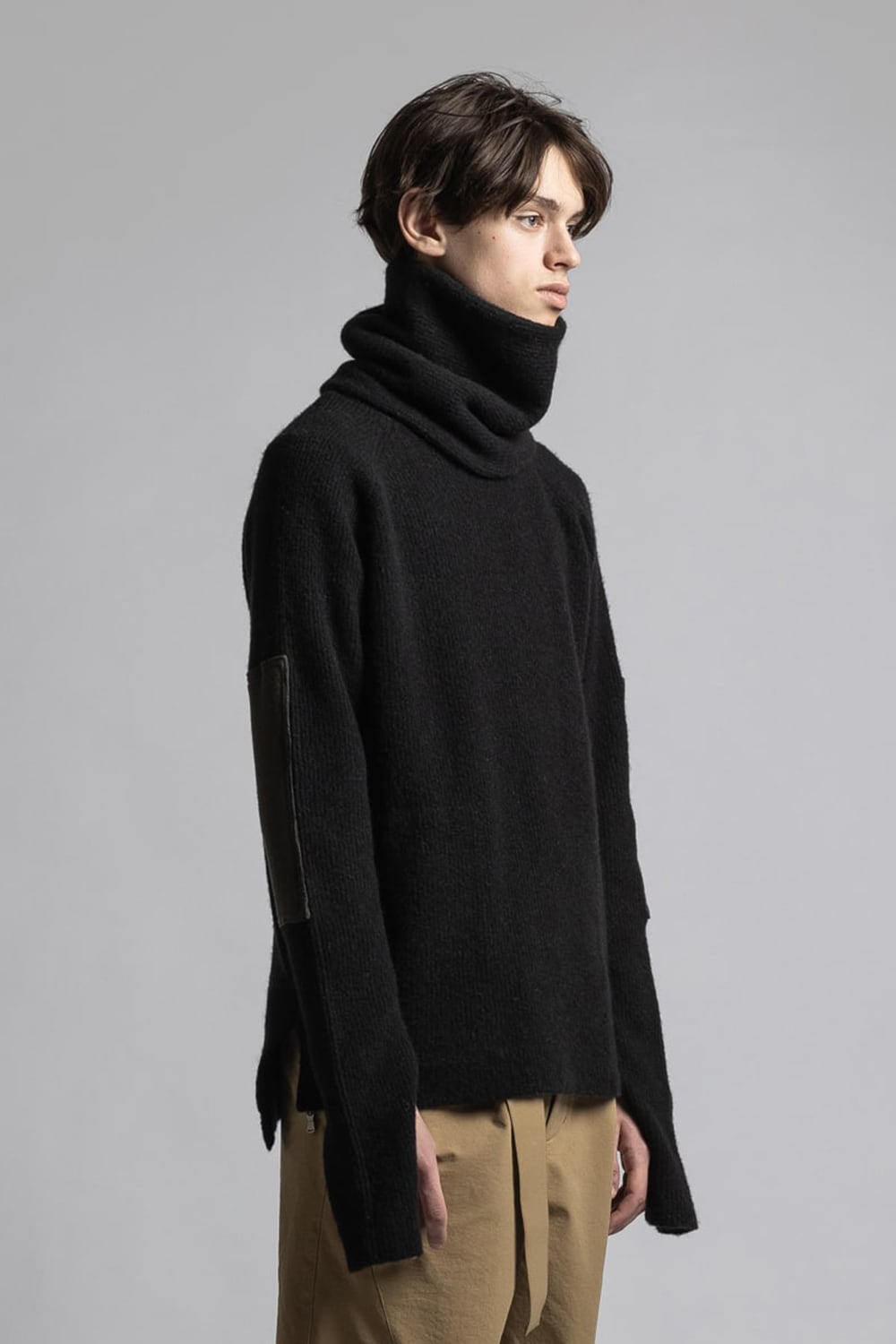 Knit Pullover with Neck Warmer Black