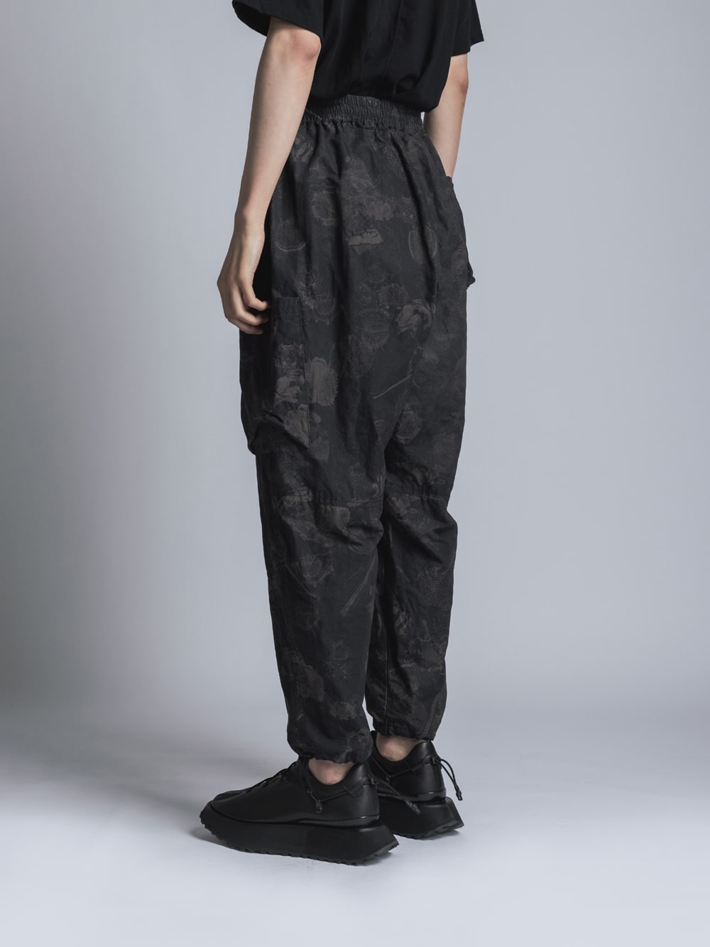 SUZUKO MOMOYAMA Innsects Print Pants Black Mix