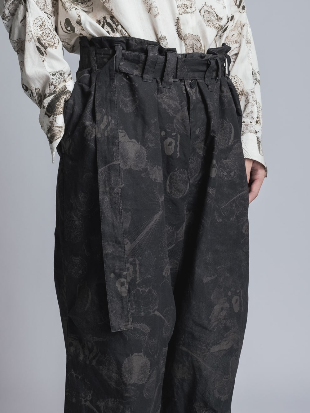 SUZUKO MOMOYAMA Innsects Print Wide Pants Black Mix