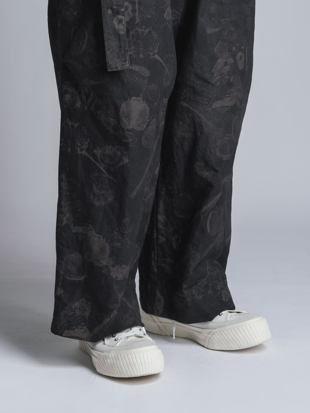 SUZUKO MOMOYAMA Innsects Print Wide Pants Black Mix