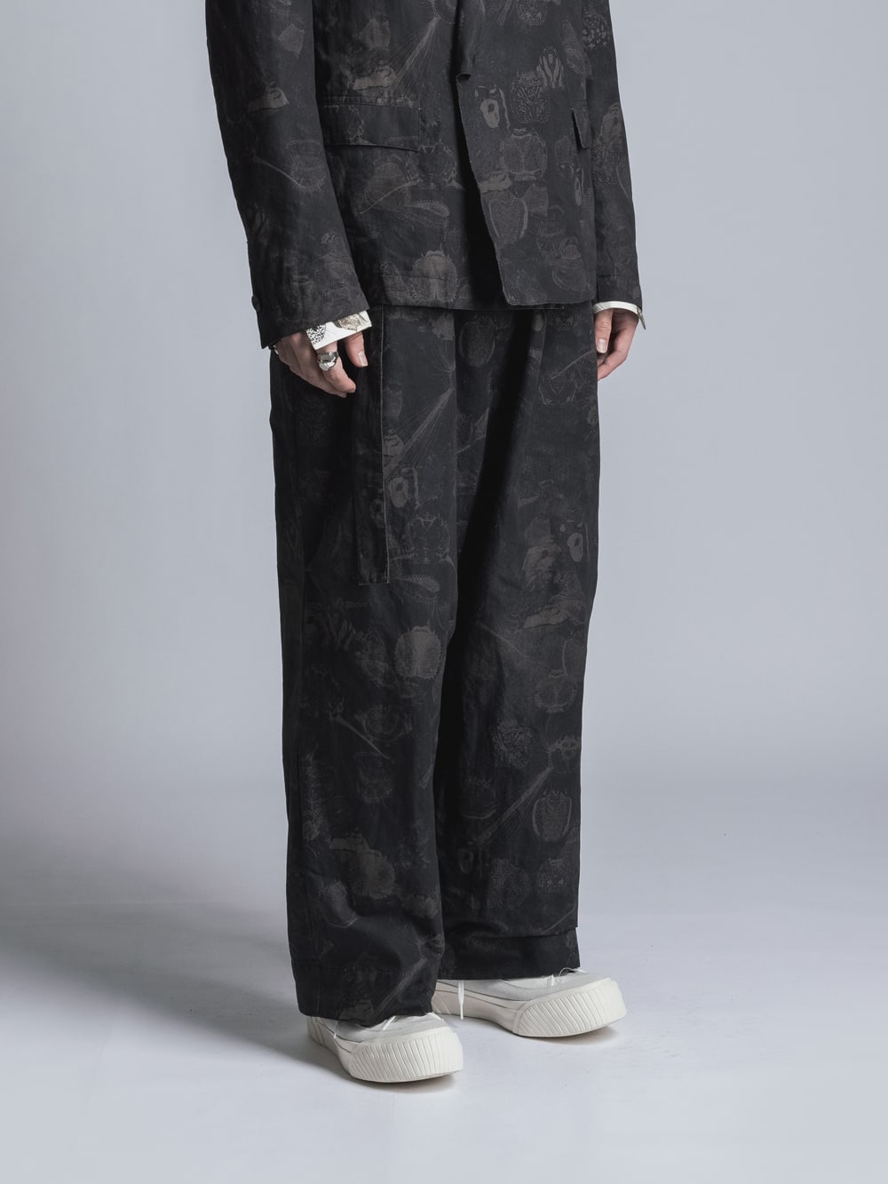 SUZUKO MOMOYAMA Innsects Print Wide Pants Black Mix