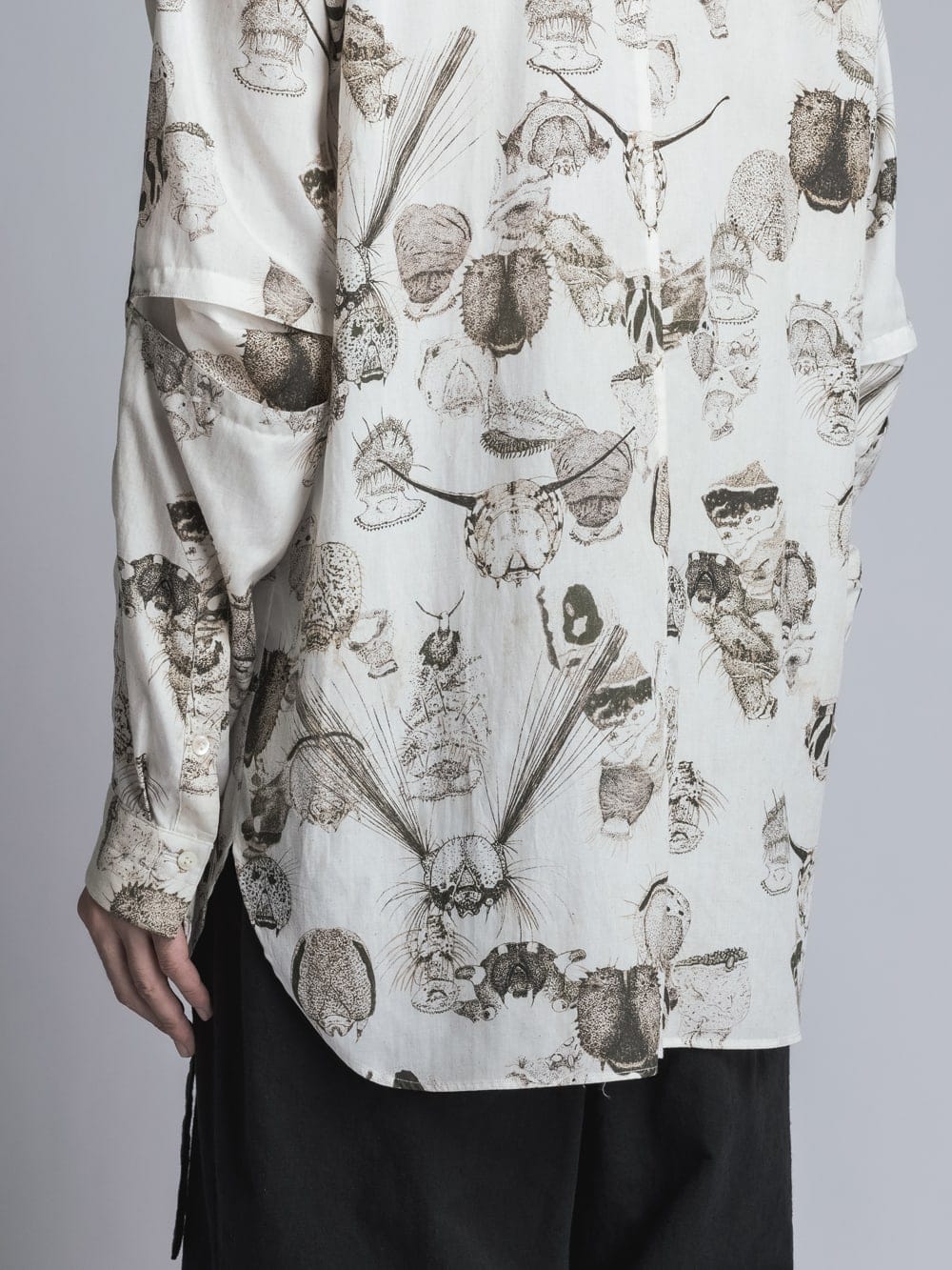 SUZUKO MOMOYAMA Insects Print Shirt Ivory