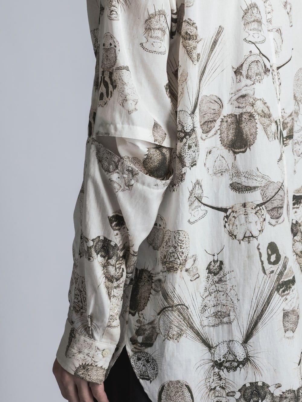 SUZUKO MOMOYAMA Insects Print Shirt Ivory