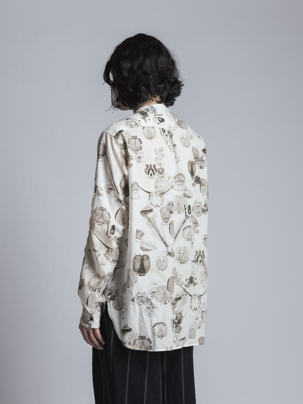 SUZUKO MOMOYAMA Insects Print Band Collar Shirt  Ivory