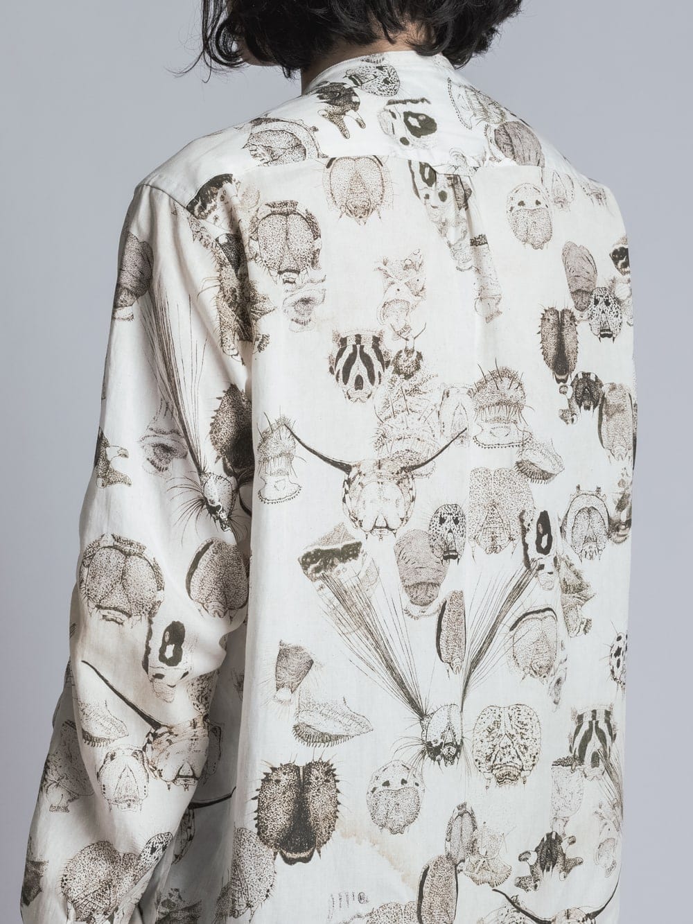 SUZUKO MOMOYAMA Insects Print Band Collar Shirt  Ivory