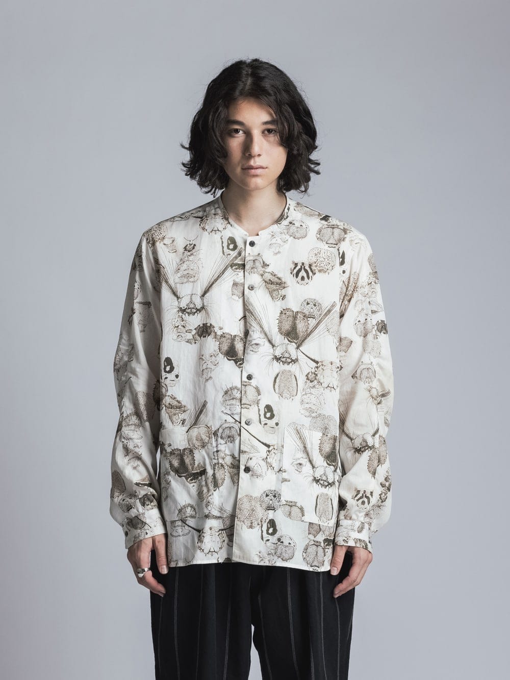 SUZUKO MOMOYAMA Insects Print Band Collar Shirt  Ivory