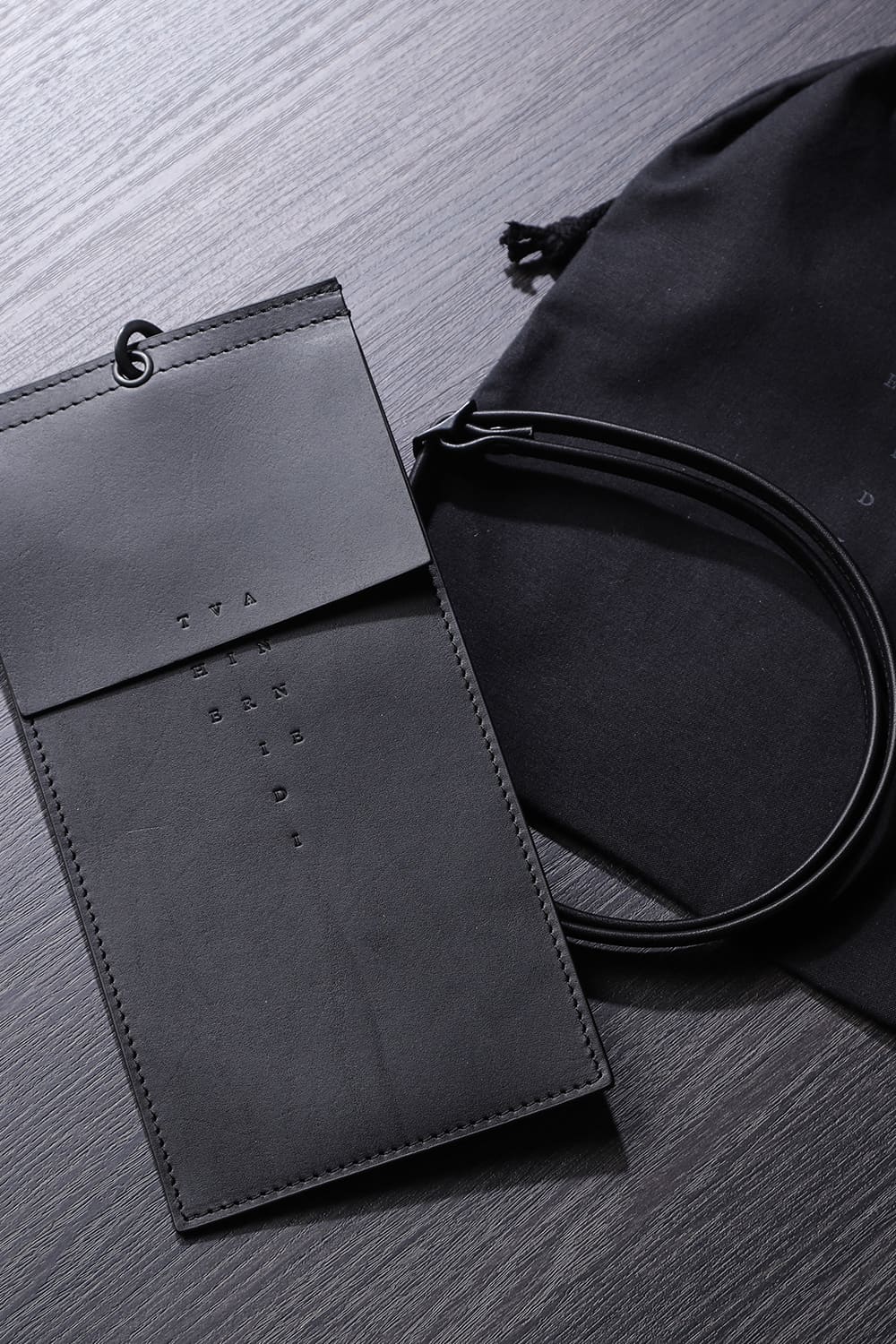 Hanging tag type Neck Porch