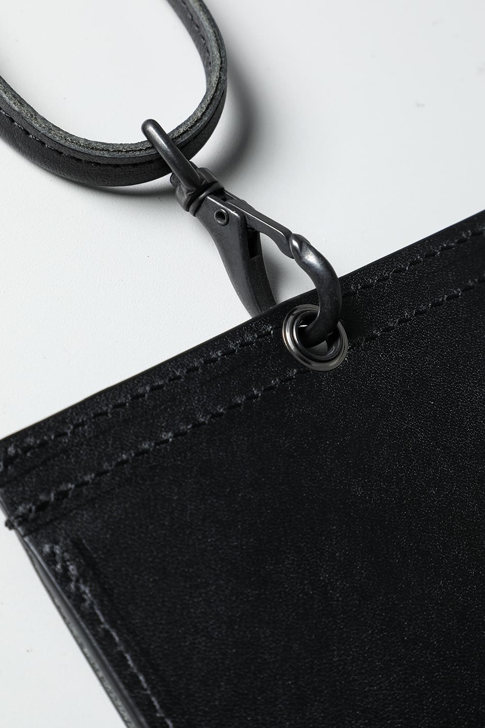 Hanging tag type Neck Porch