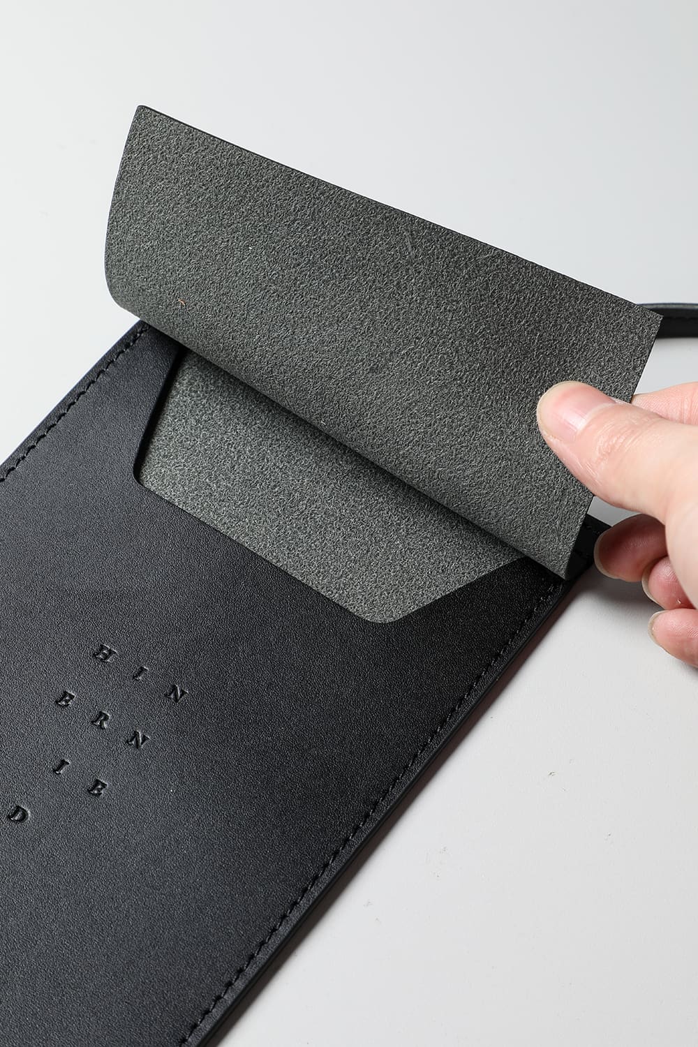 Hanging tag type Neck Porch