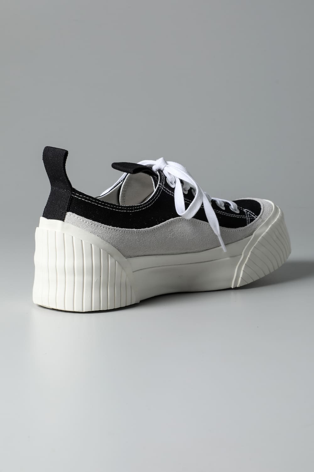 ローカットスニーカー  Black