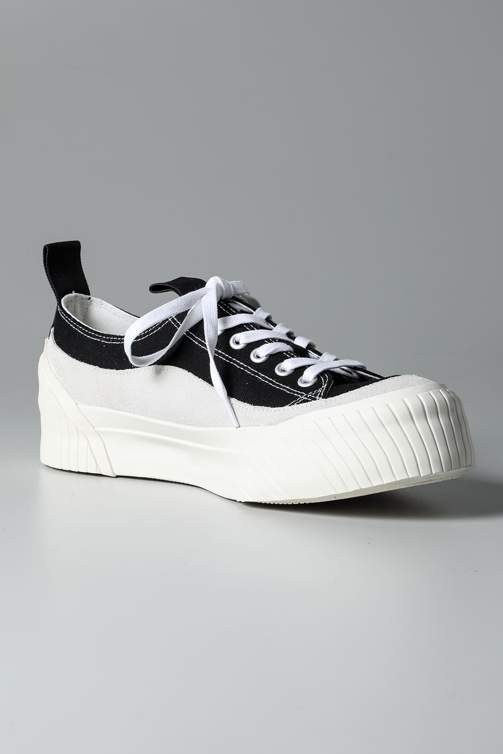 ローカットスニーカー  Black