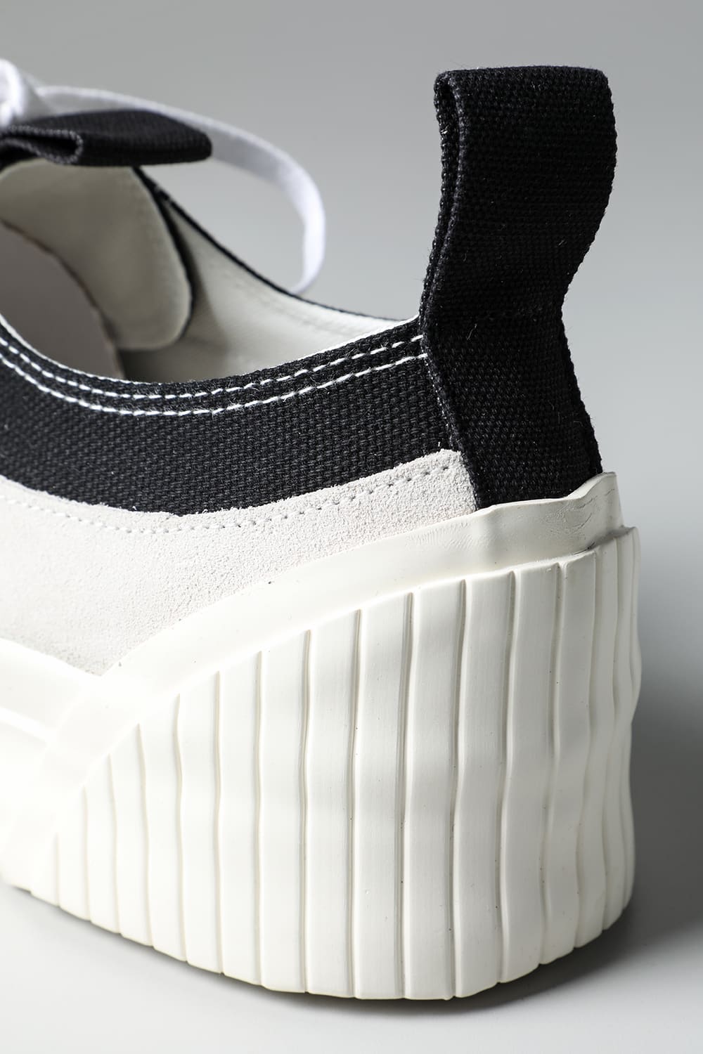 ローカットスニーカー  Black