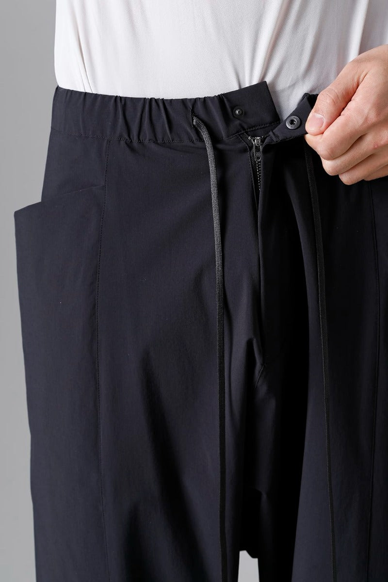 Water-Repellent Stretch Knee-Length Pants Black