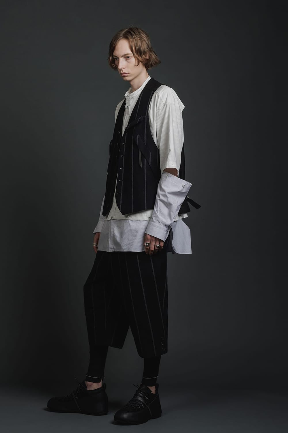 リネン/コットン ワイド クロップド トラウザー ブラックストライプ