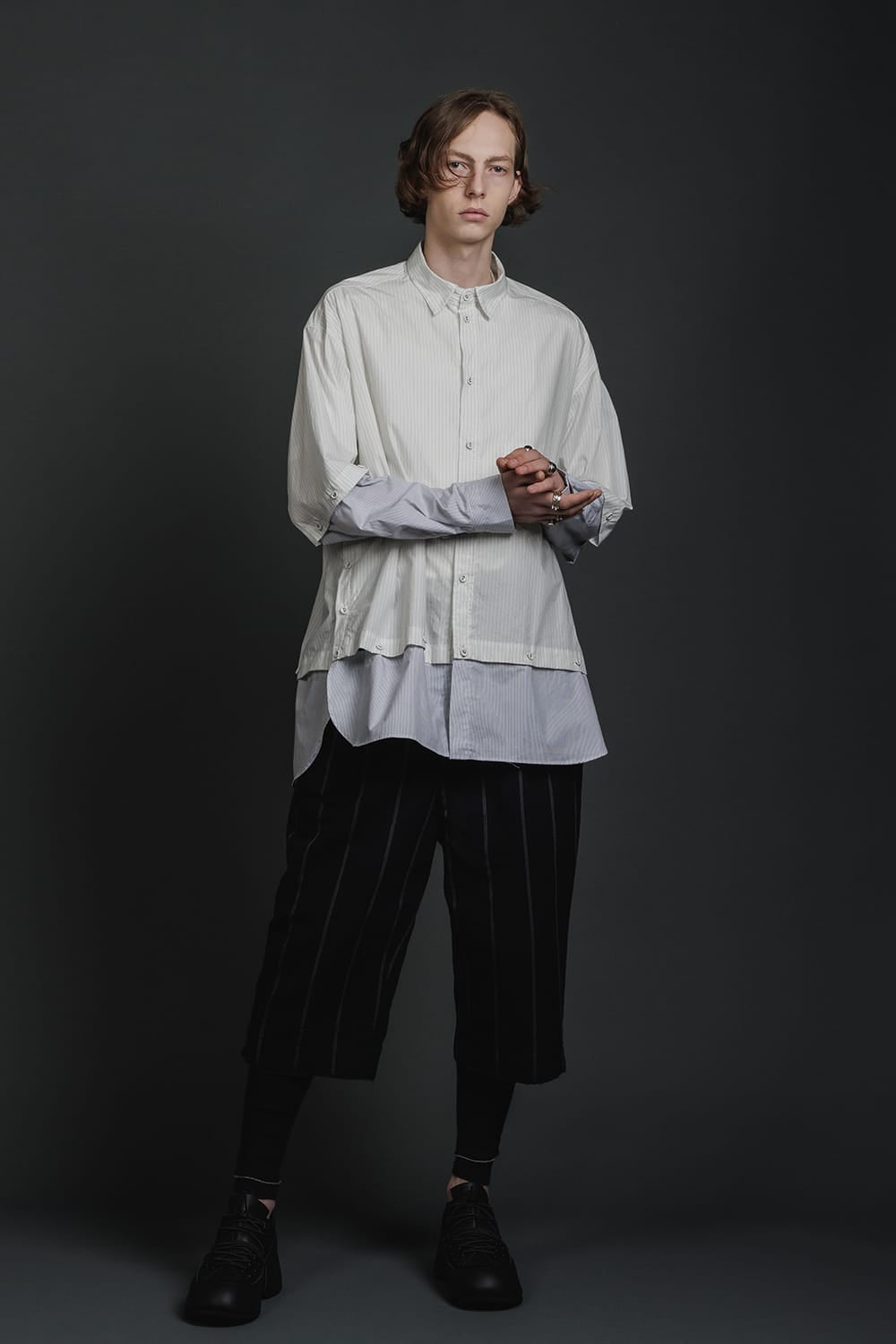 リネン/コットン ワイド クロップド トラウザー ブラックストライプ