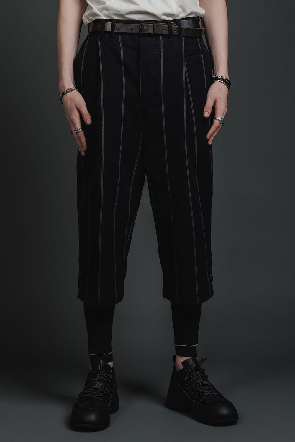 リネン/コットン ワイド クロップド トラウザー ブラックストライプ