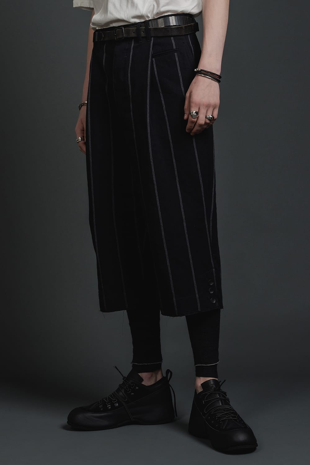 リネン/コットン ワイド クロップド トラウザー ブラックストライプ