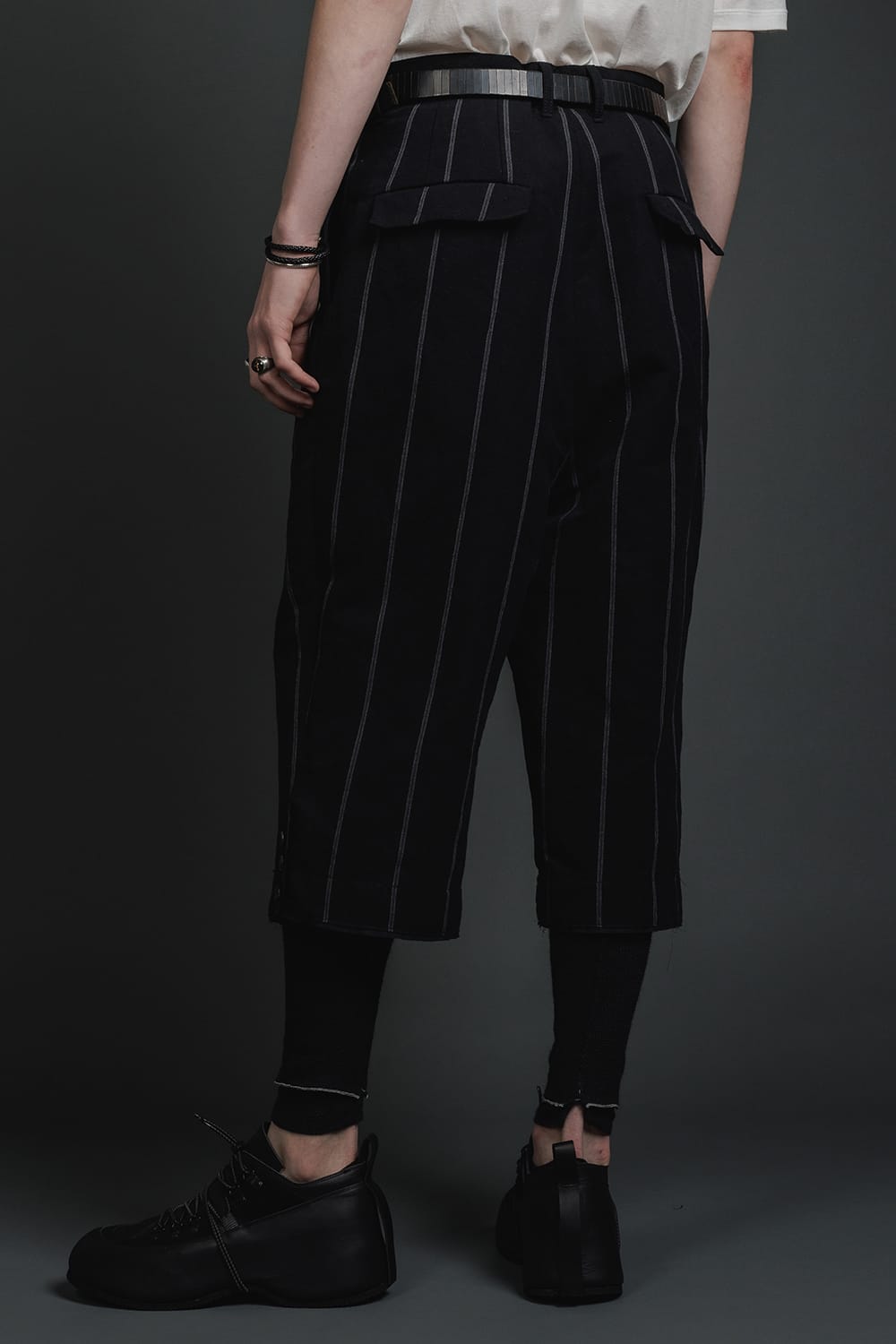 リネン/コットン ワイド クロップド トラウザー ブラックストライプ