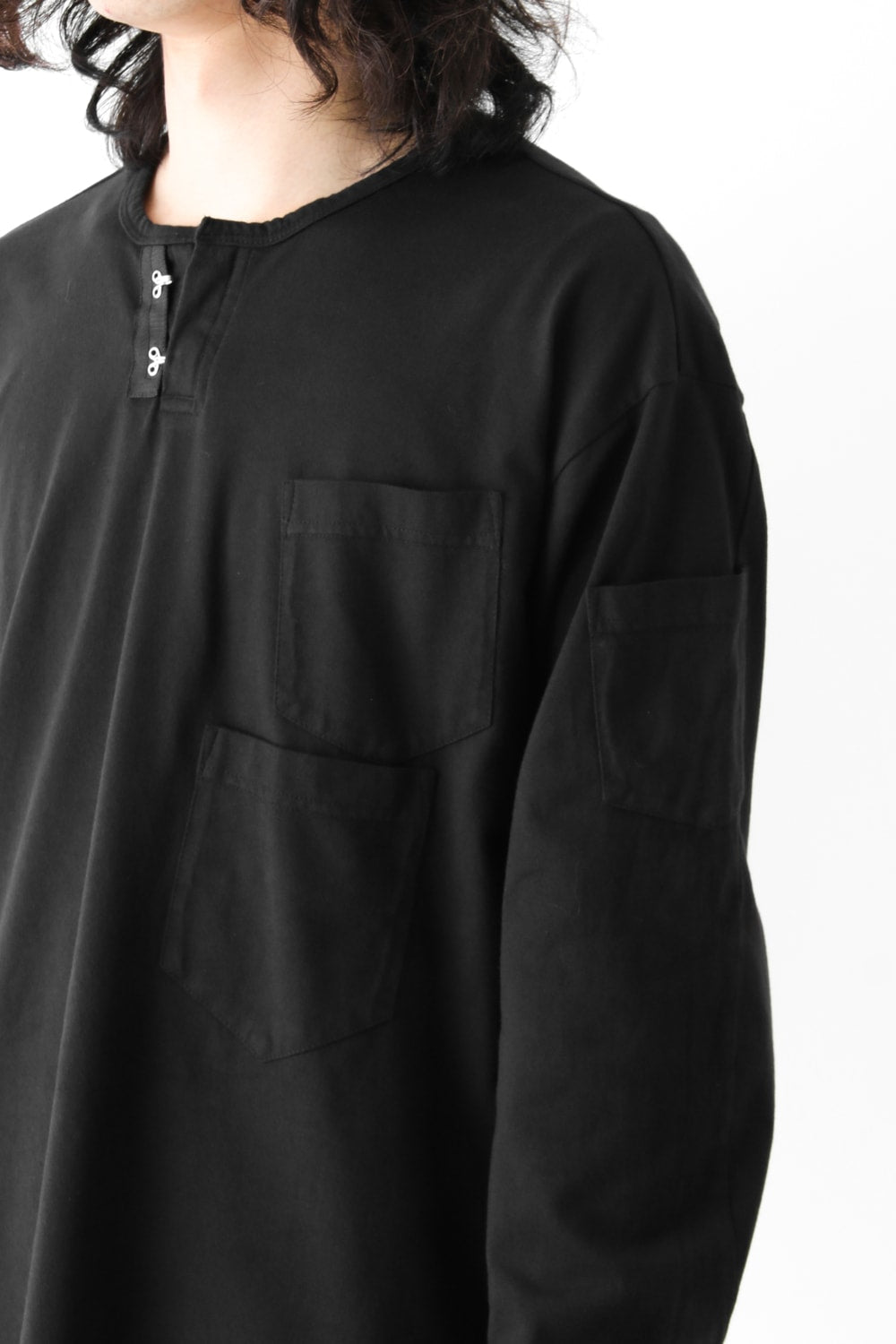 Vintage-esque Cotton Jersey Henry Neck Neck T Black