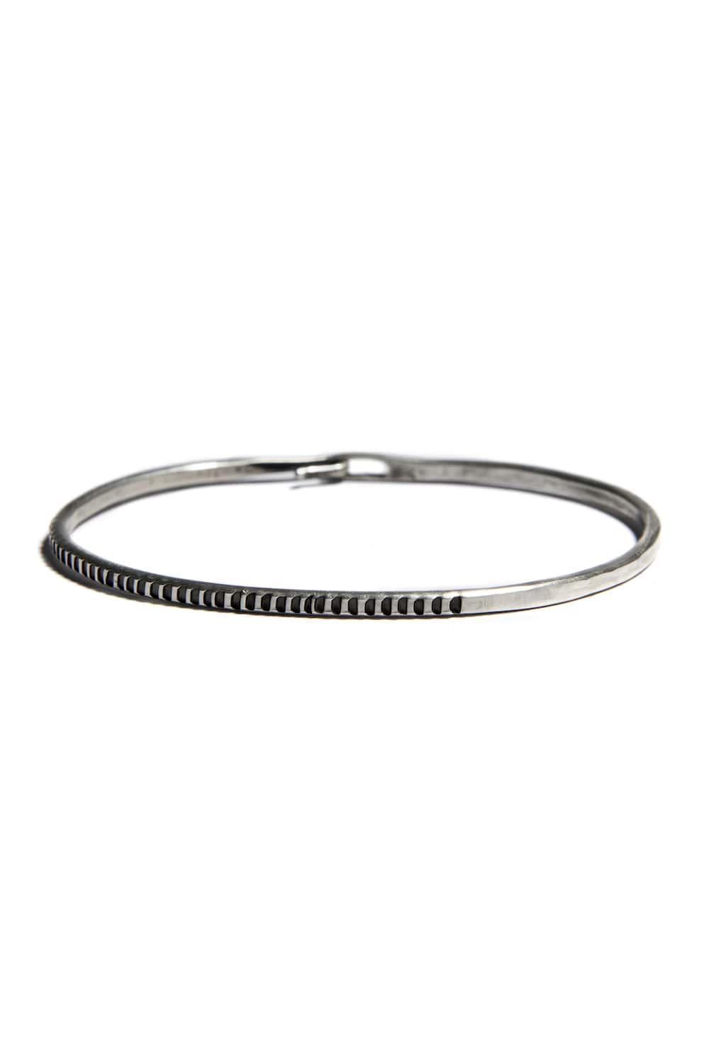 Punched Hook Bangle (Pu)