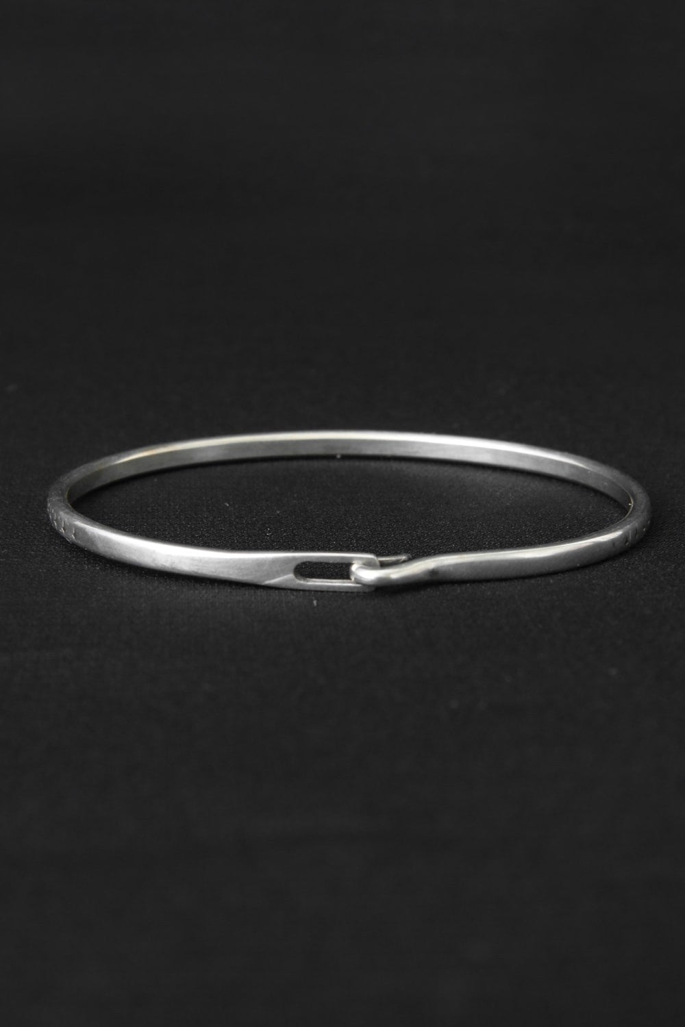 Pattern Hook Bangle (PA)