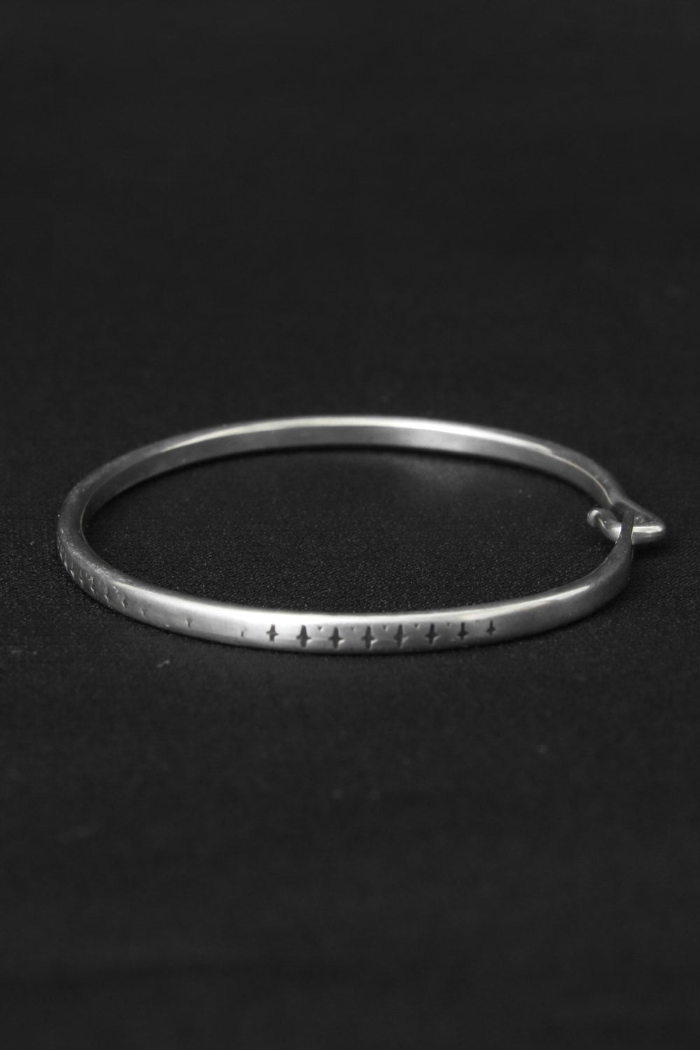 Pattern Hook Bangle (PA)