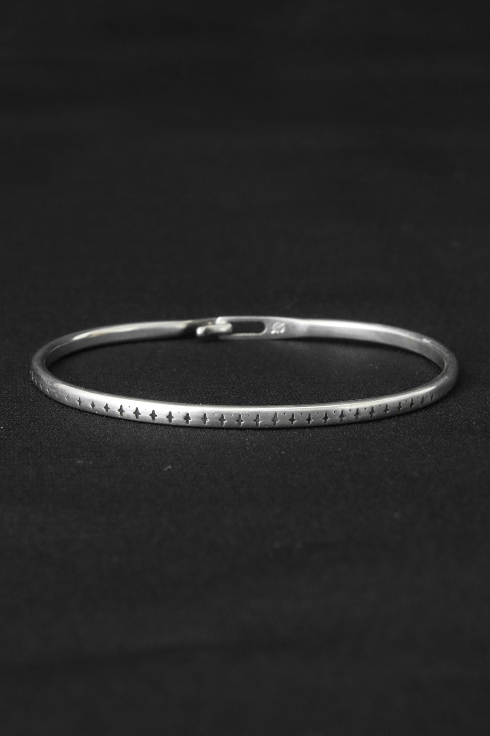 Pattern Hook Bangle (PA)