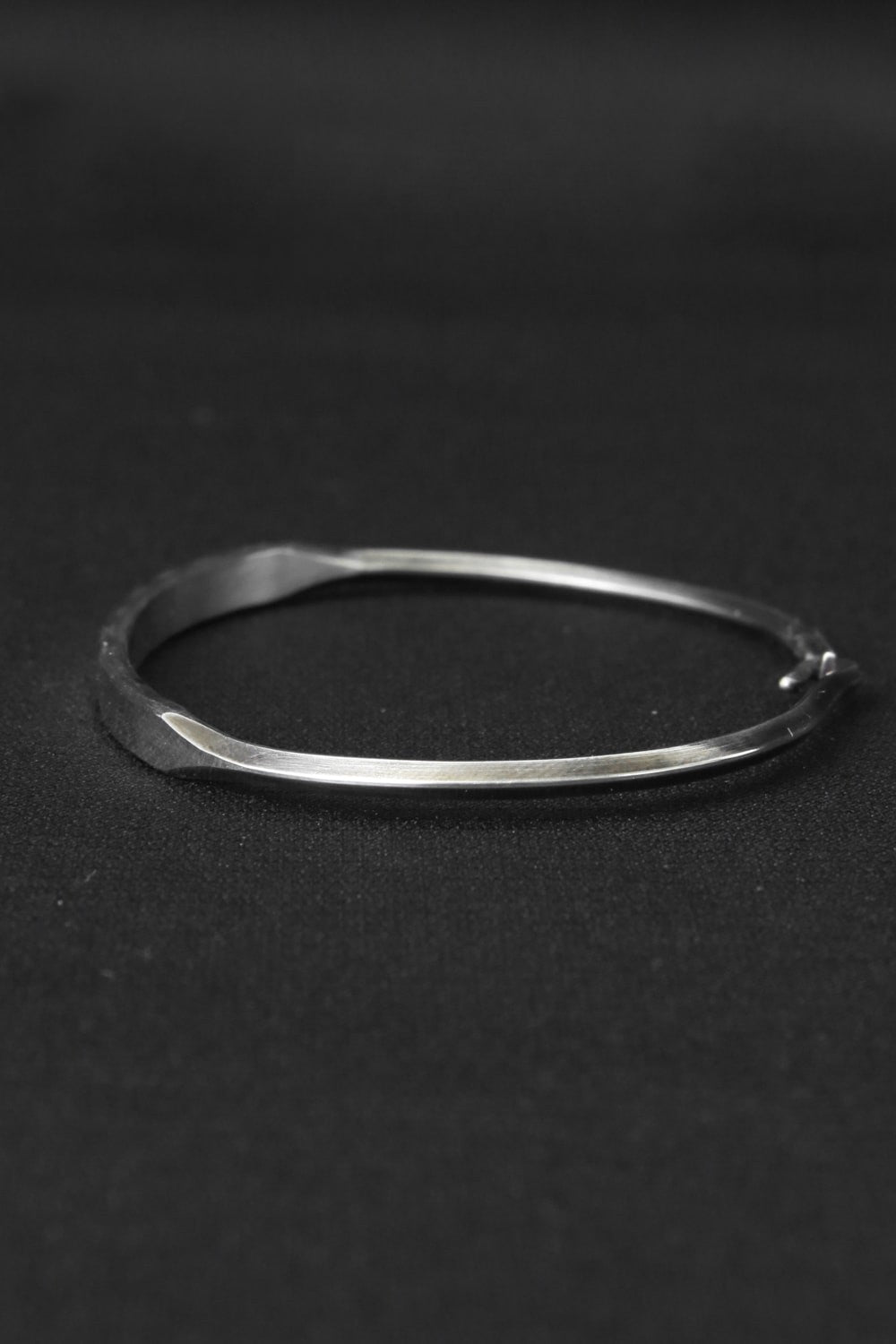 Tag Hook Bangle (TA)