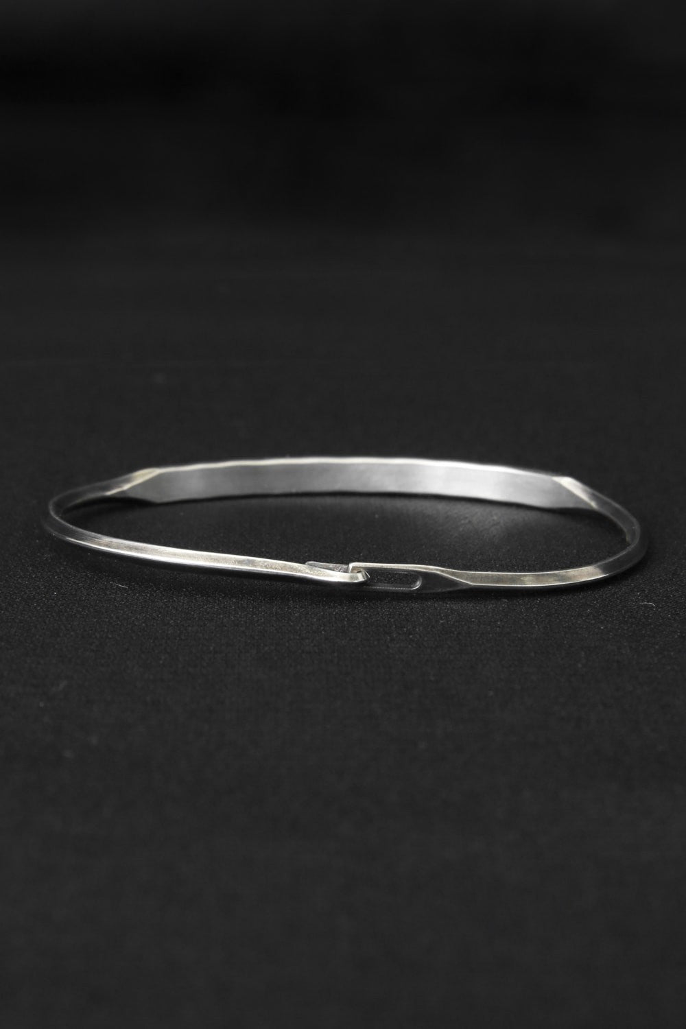 Tag Hook Bangle (TA)