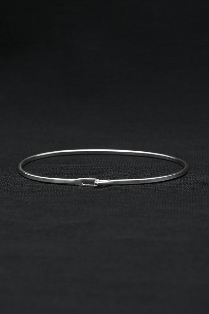 プレーン フック バングル (PL)