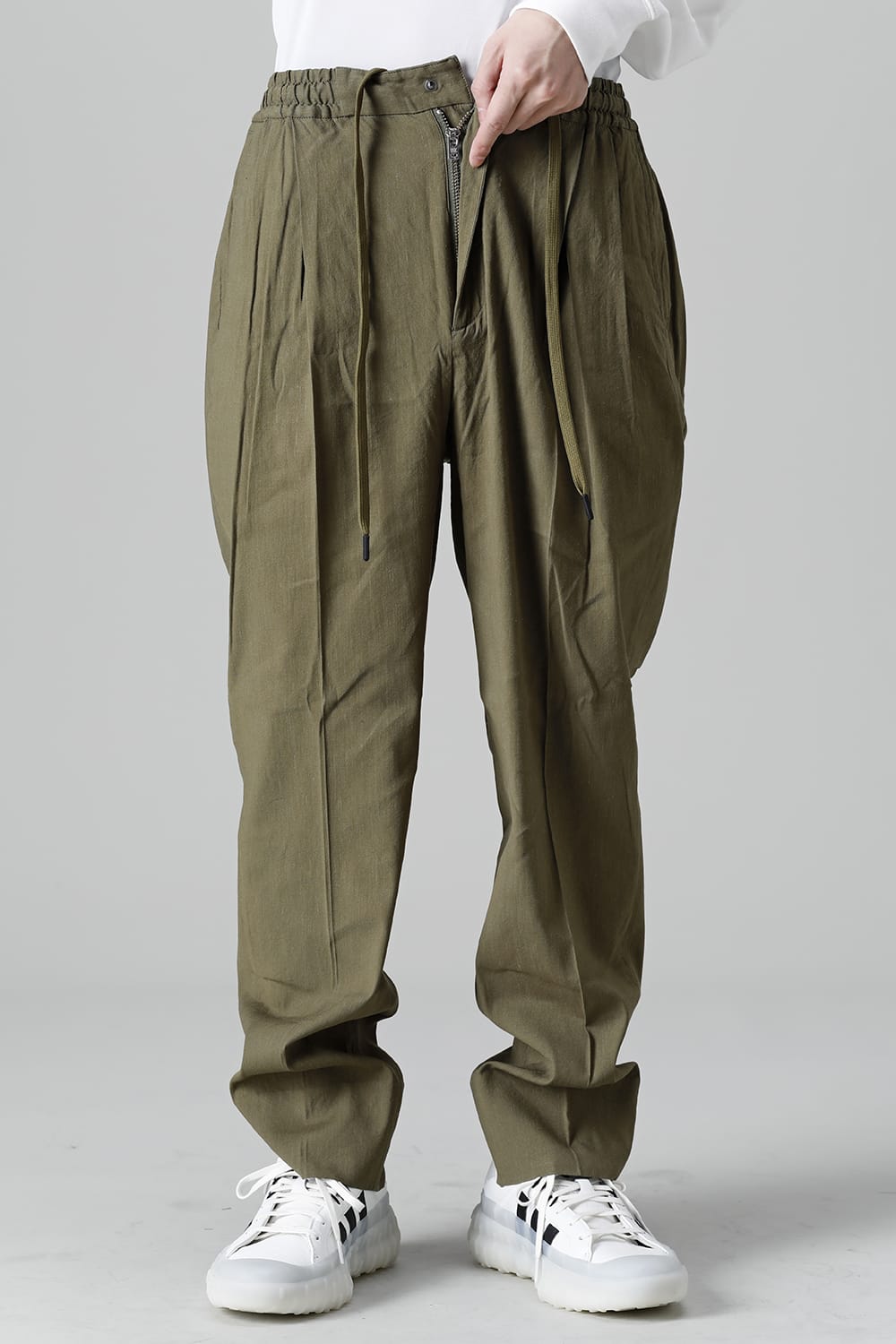 2 TUCKED WIDE TAPERED EASY PANTS Khaki