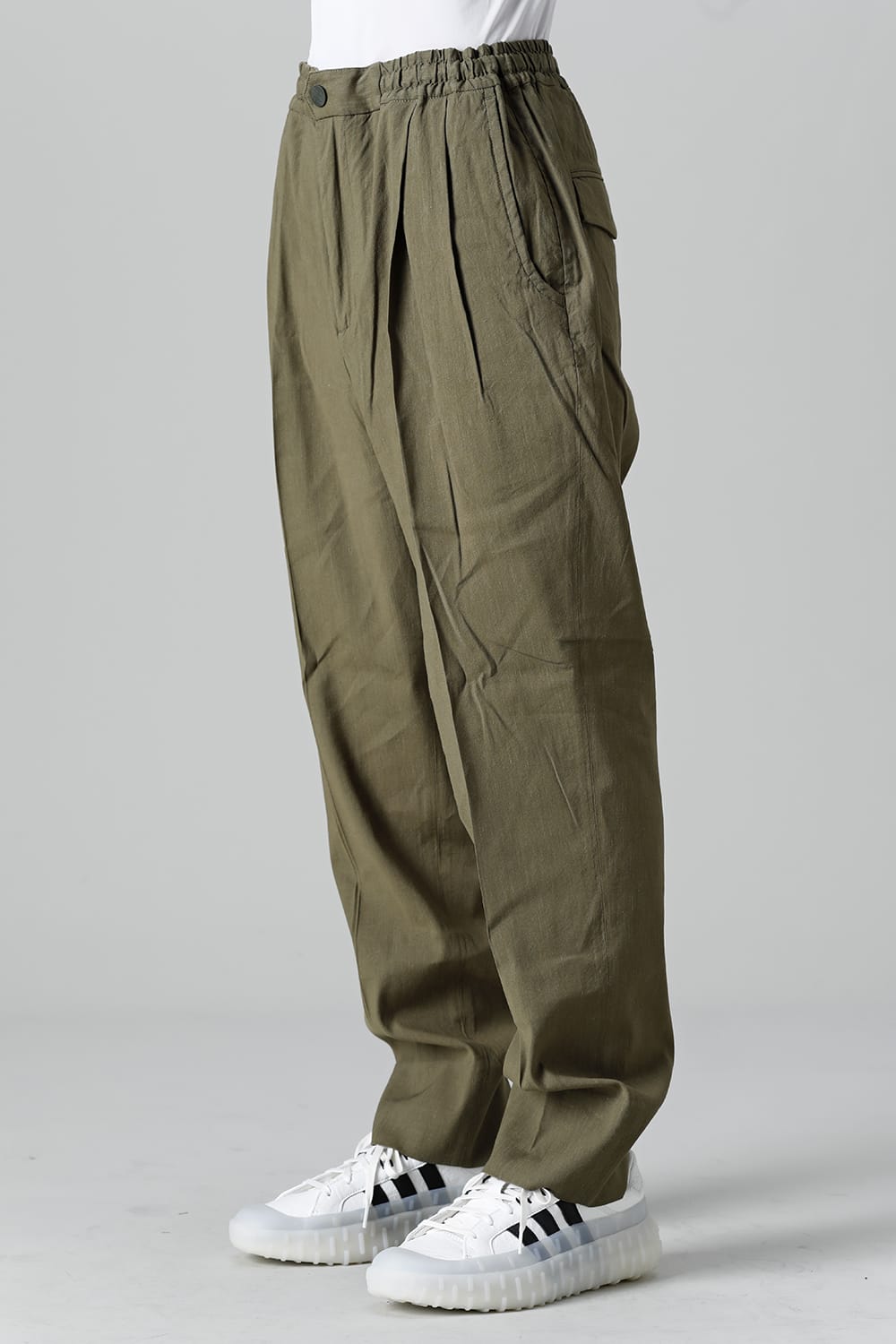 2 TUCKED WIDE TAPERED EASY PANTS Khaki