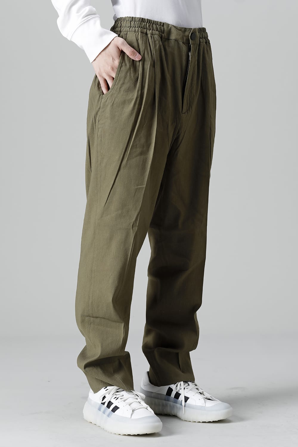 2 TUCKED WIDE TAPERED EASY PANTS Khaki