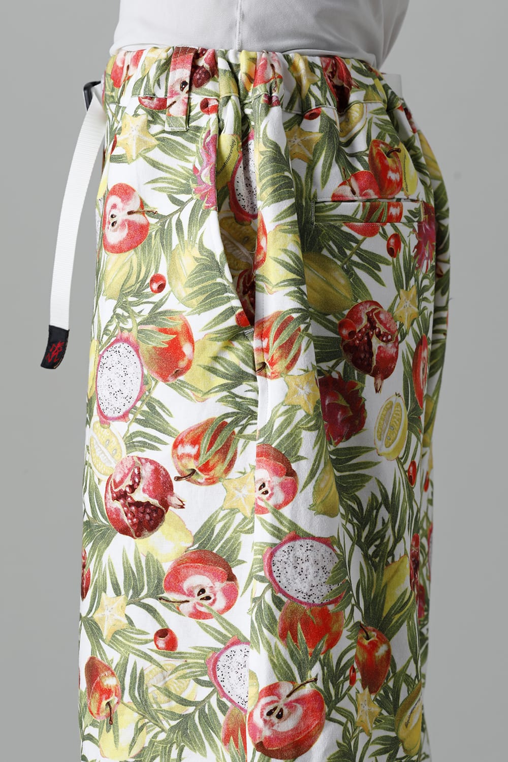 WM x Gramicci FRUIT PATTERN WIDE SHORT PANTS