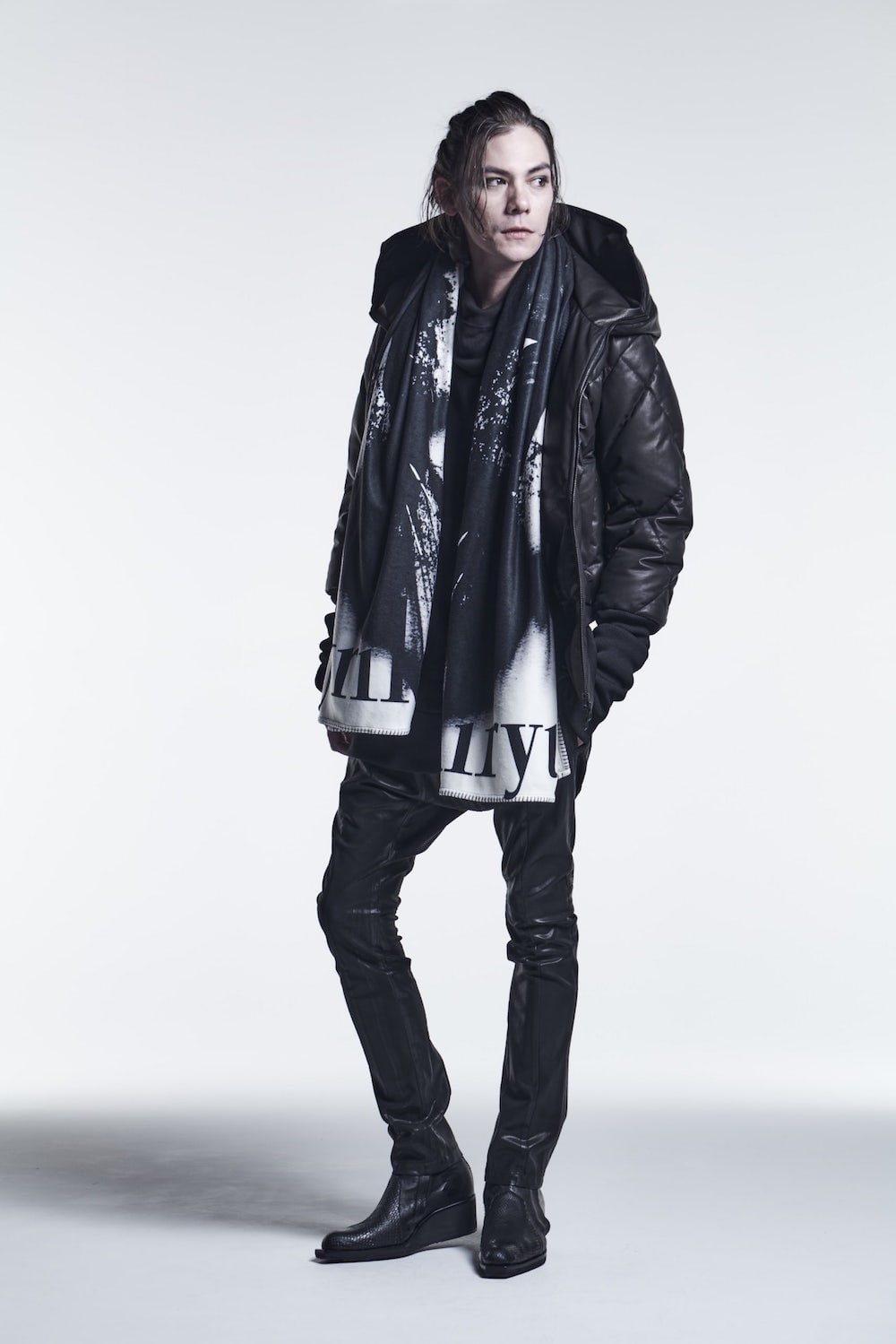 ロングリブ フーディーダウン